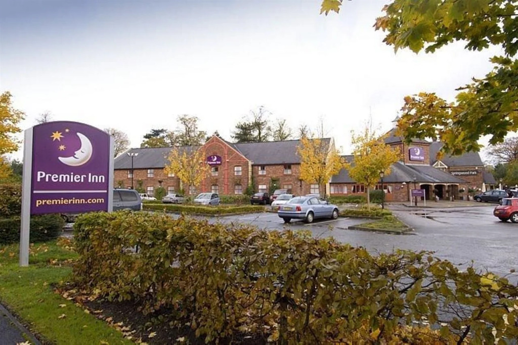 Premier Inn Macclesfield North