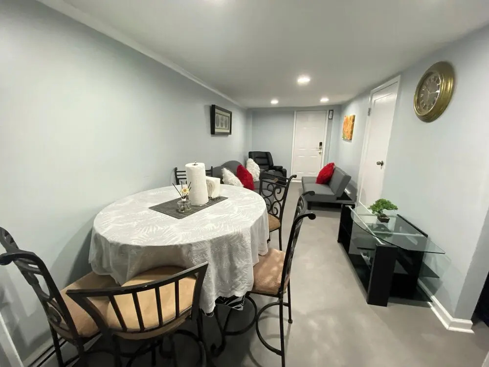 Nice one bedroom apartment at 15 minutes to New York excellent bus transportation