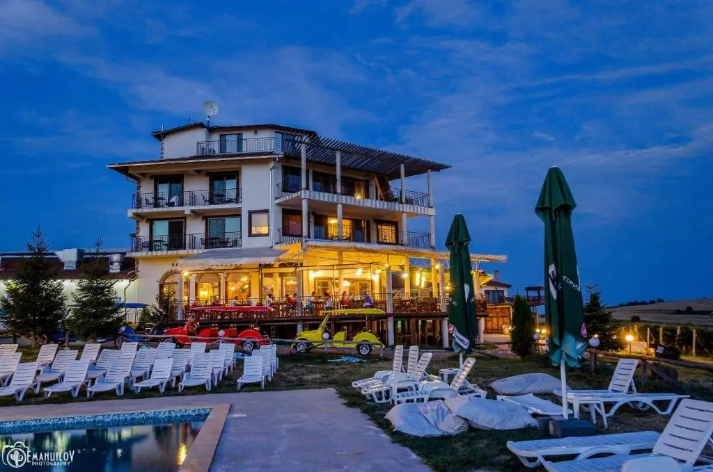 Seven Generations Winery Hotel