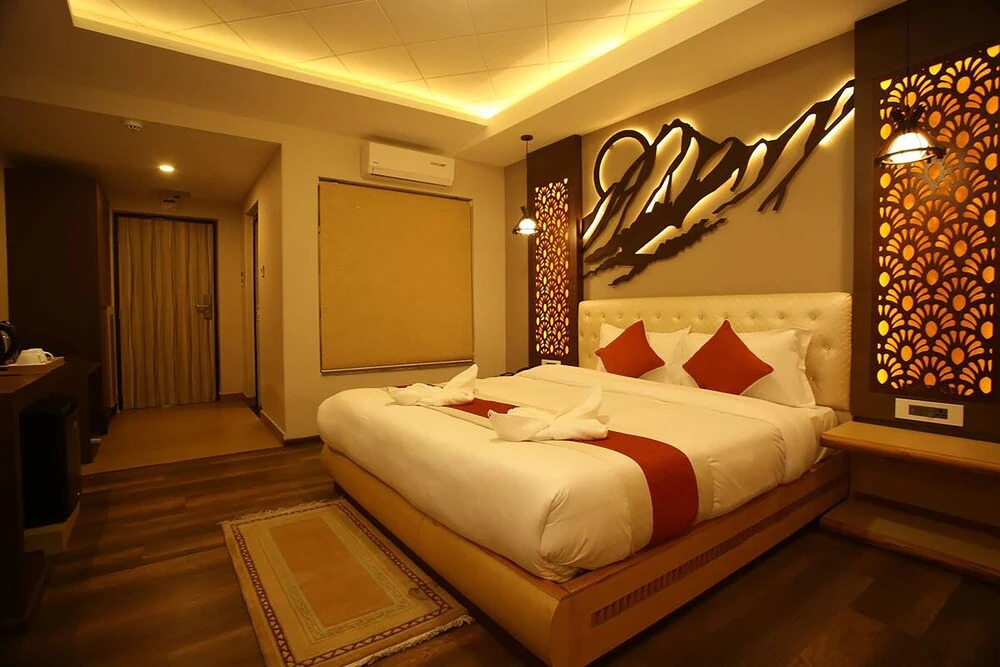 Kings Hotel Rajkuti