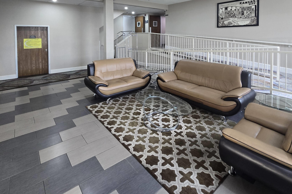 Super 8 by Wyndham Kansas City