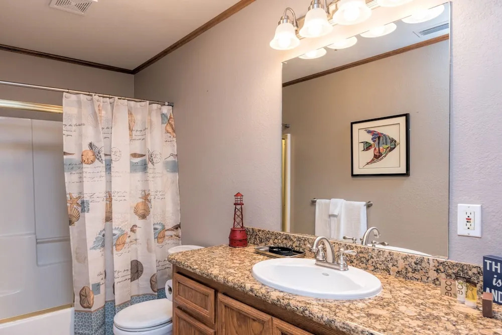 112 E Amberjack Duplex #1-2 - 6 Br apts by RedAwning
