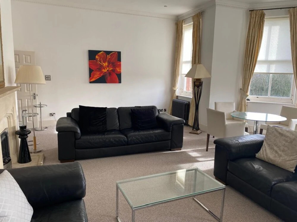 Luxury 3 bed in Gated Community Family or Couples