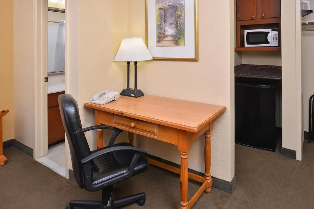 Red Lion Inn And Suites