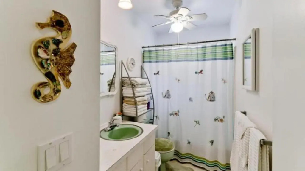 Seas The Day - 522 Bayview
