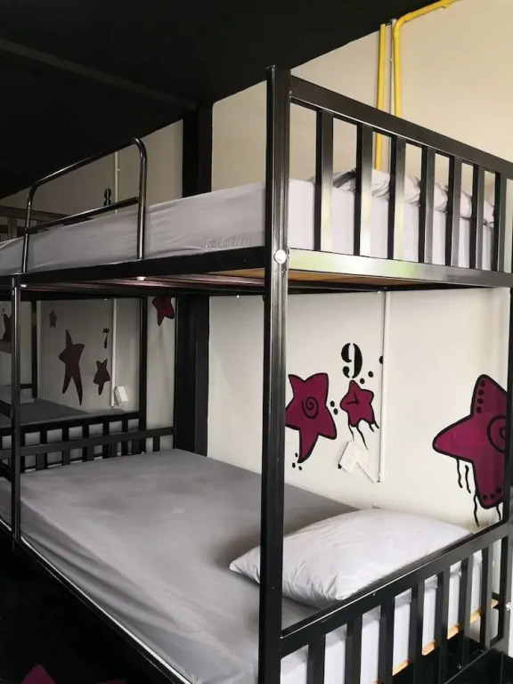 Feel Like Home Dormitory - Hostel