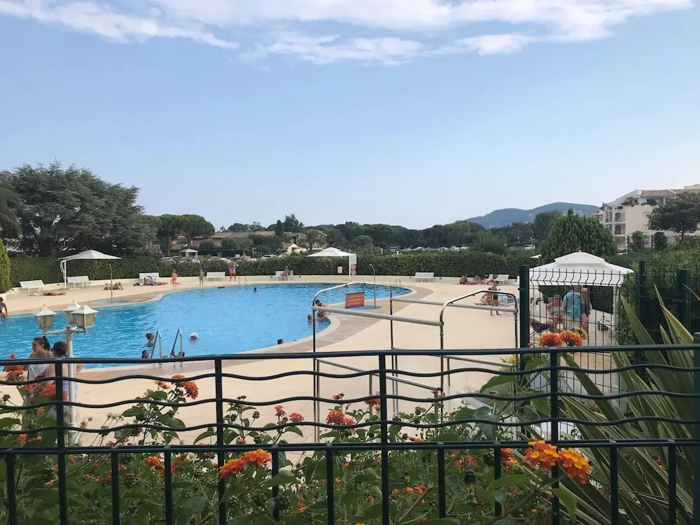 Studio in Mandelieu-la-napoule, With Wonderful Mountain View, Pool Access, Enclosed Garden - 1 km From the Beach