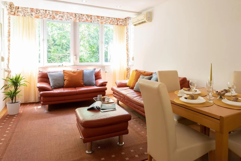 2bdr Apartment With Balcony Near Maksimir