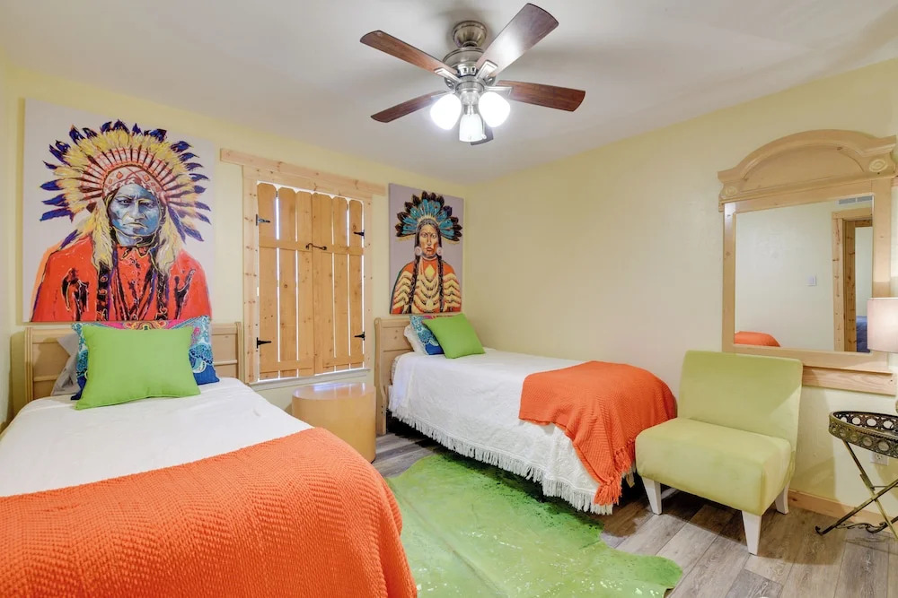 Fort Worth Home w/ Patio: 5 Mi to Dtwn!