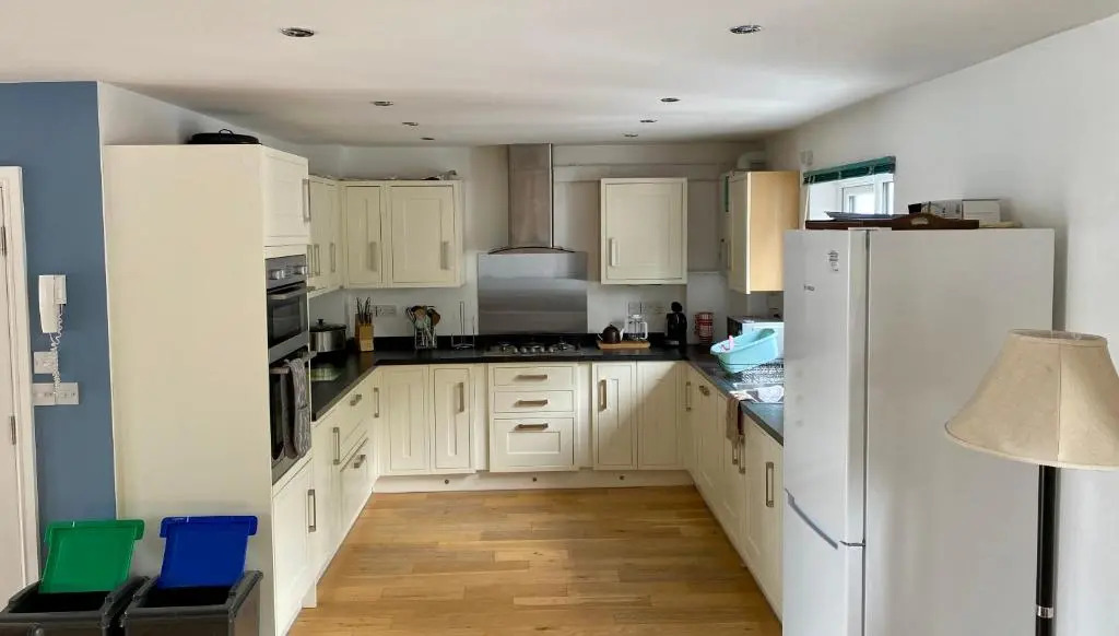 4 bed spacious modern townhouse with spectacular views over the river tamar