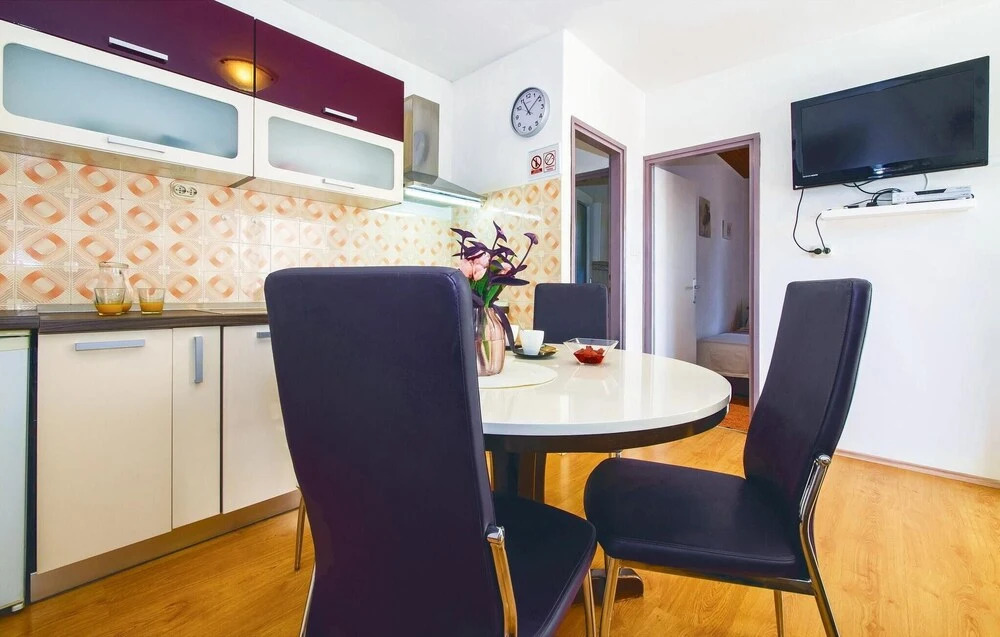 Cozy Home In Okrug Gornji With Sauna