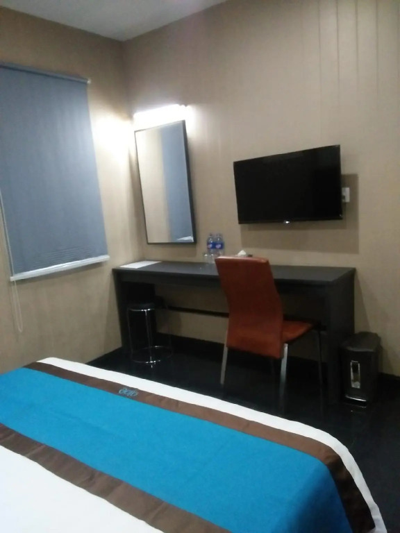 Nine Days Hotel