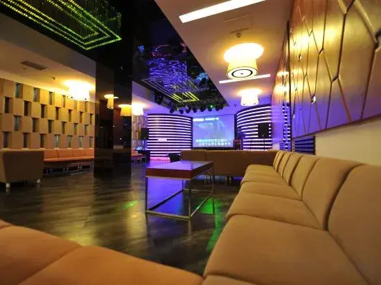 Snow Dance Mountain Resort (Yabuli Ski Resort and Tourist Area Branch)(雪舞山庄（亚布力滑雪旅游度假区店）)