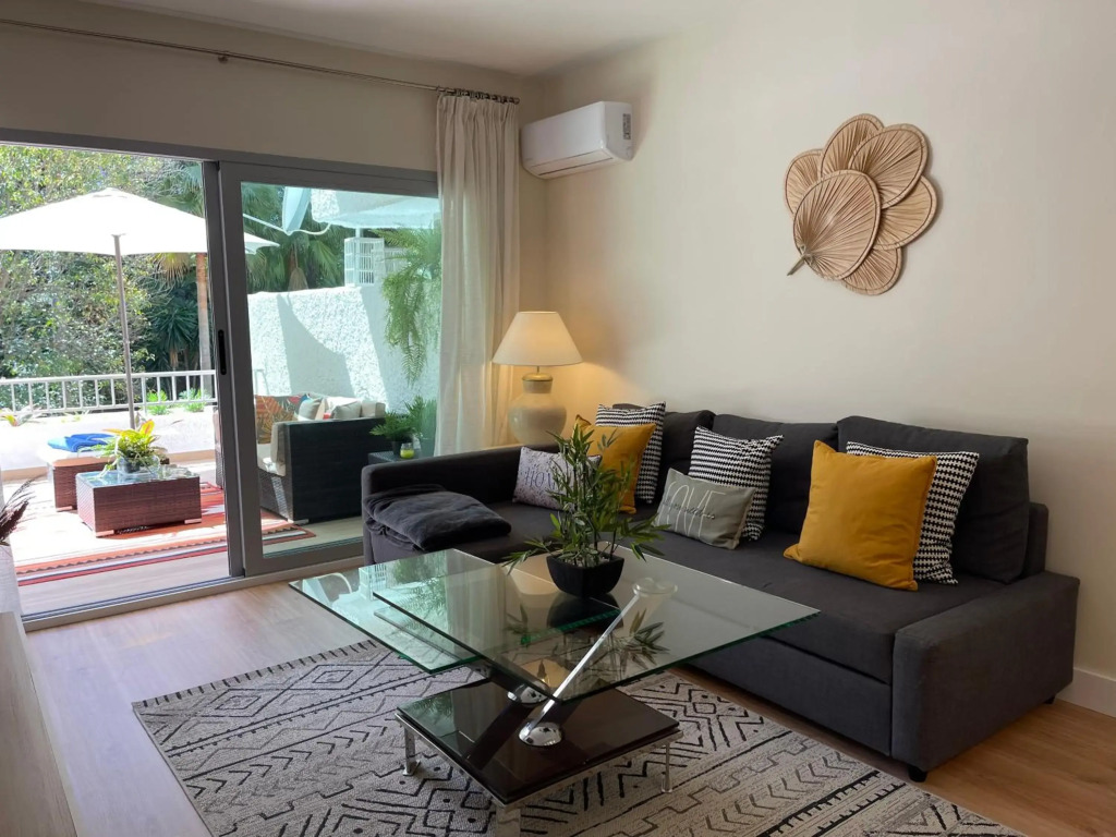 Central location, next to the beach at Golden Mile 208