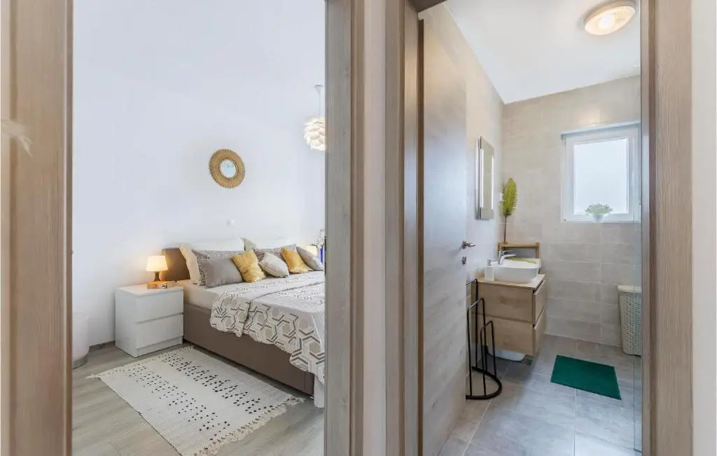 Nice Apartment in Peroj With Wifi and 1 Bedrooms