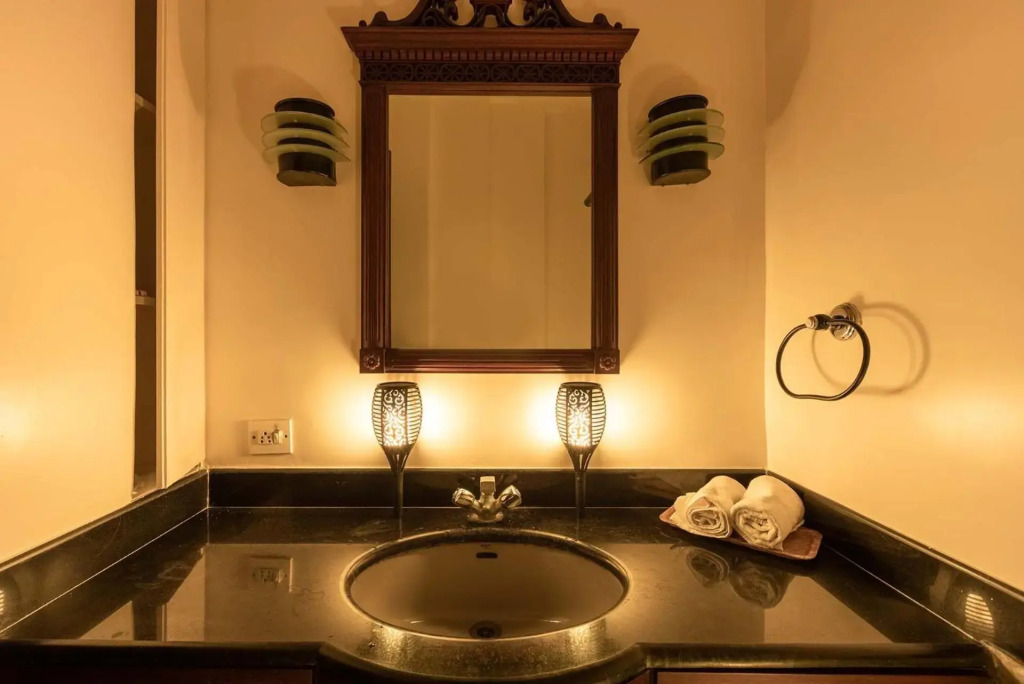 Casa Del Mer by StayVista - Nearby beach with, sea-view rooms & coconut farm