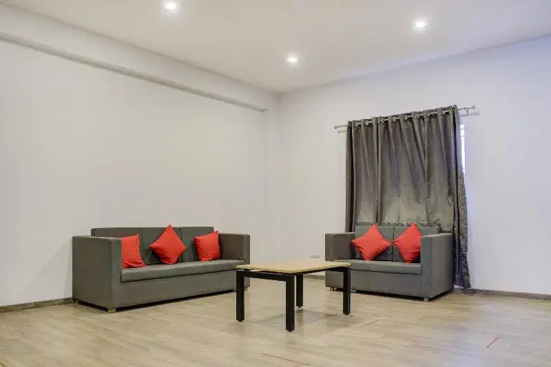 Oyo 385 Townhouse Navya International Ramamurthy N