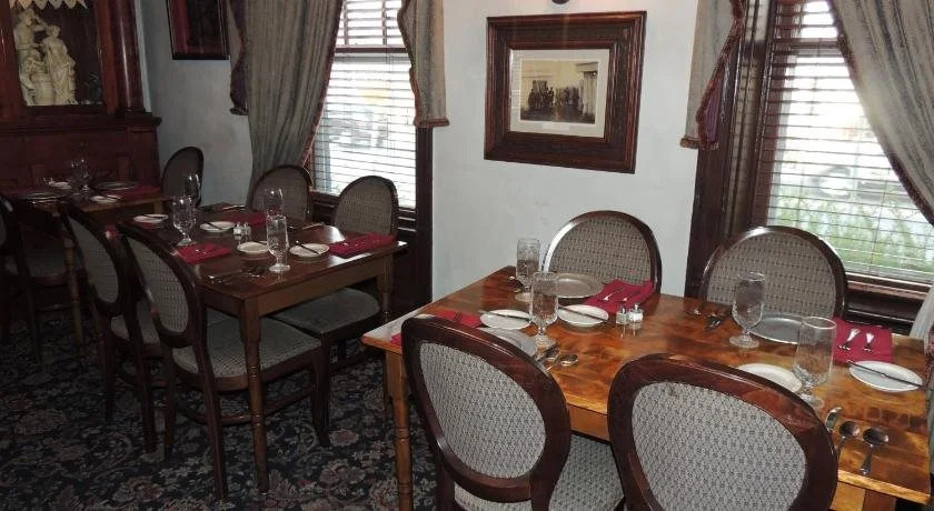 Historic Farnsworth House Inn