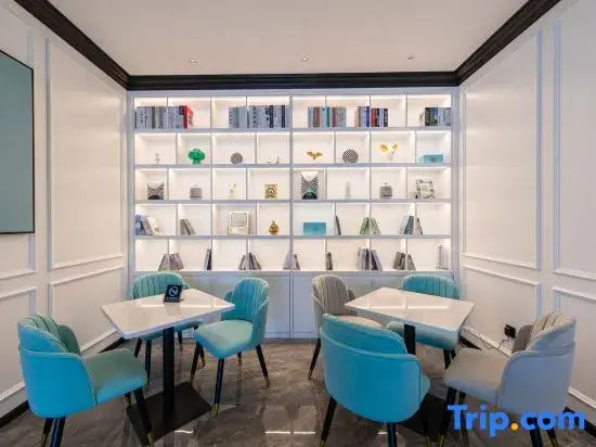 Xana Lite Hotel (Jimo Gucheng Baolong Guangchang)