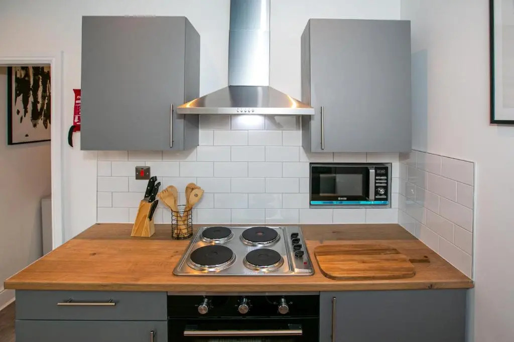 Contractor & Leisure & En-Suite Bathrooms & Free Parking