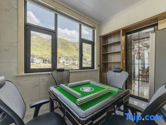 Yanwei View Family Vacation Villa Homestay (Anji Yunshang Grassland Ski Shop)