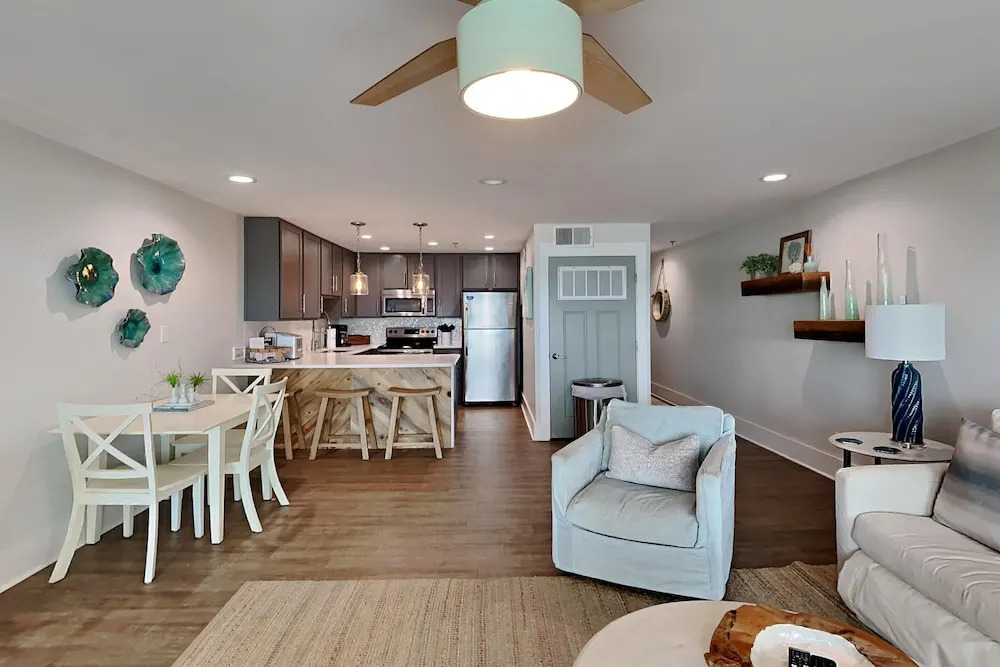 Commodore's Retreat #205 by Southern Vacation Rentals
