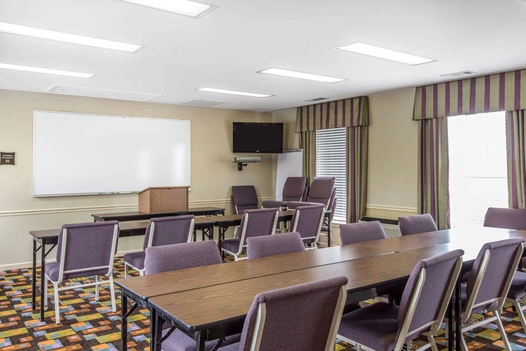 Quality Inn Crossville Near Cumberland Mountain State Park