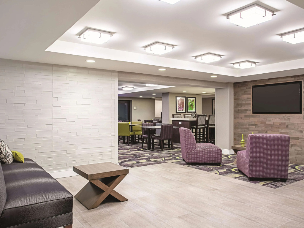 La Quinta Inn & Suites Baltimore N / White Marsh