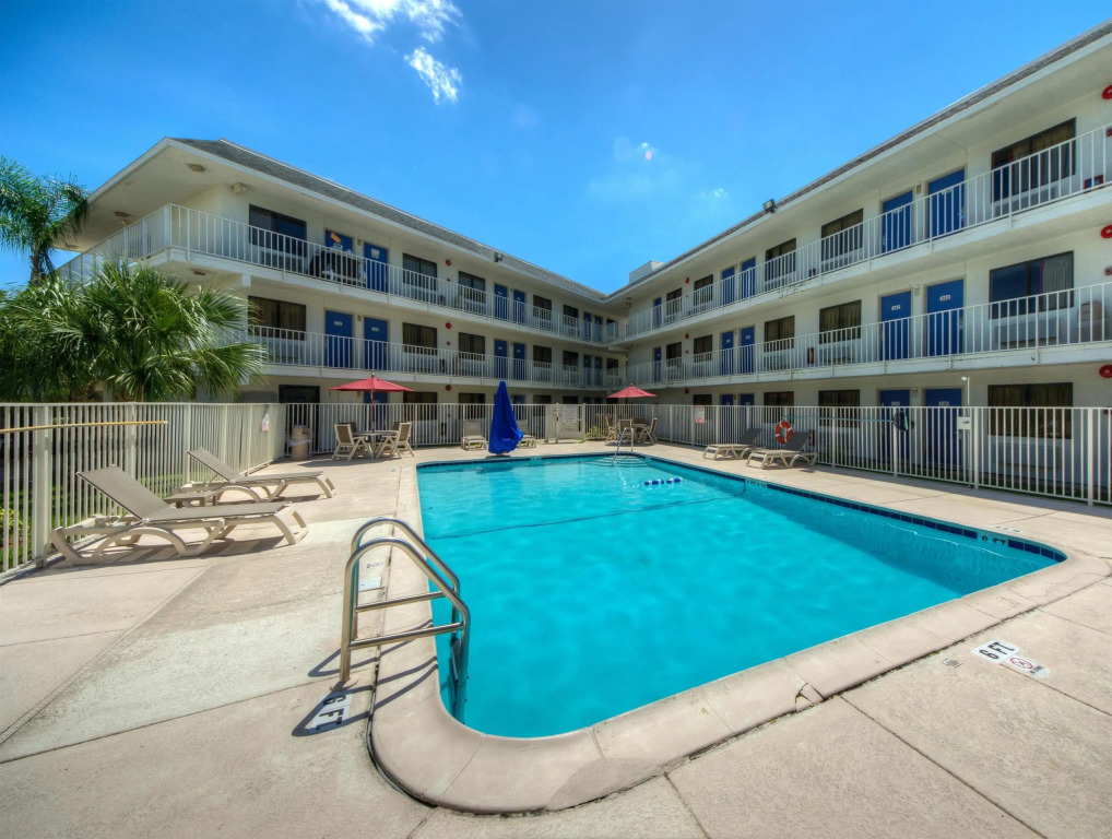 Motel 6-Bradenton, FL