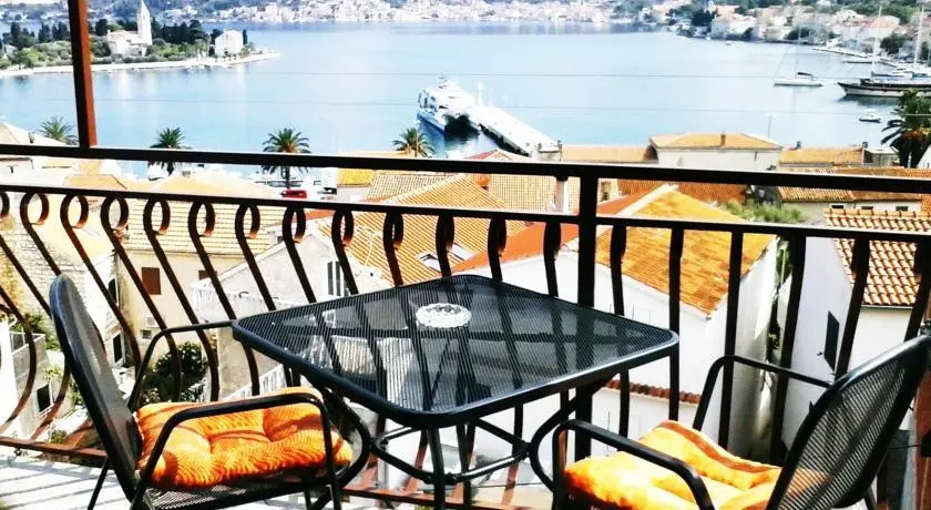 Apartments & Rooms Vitt