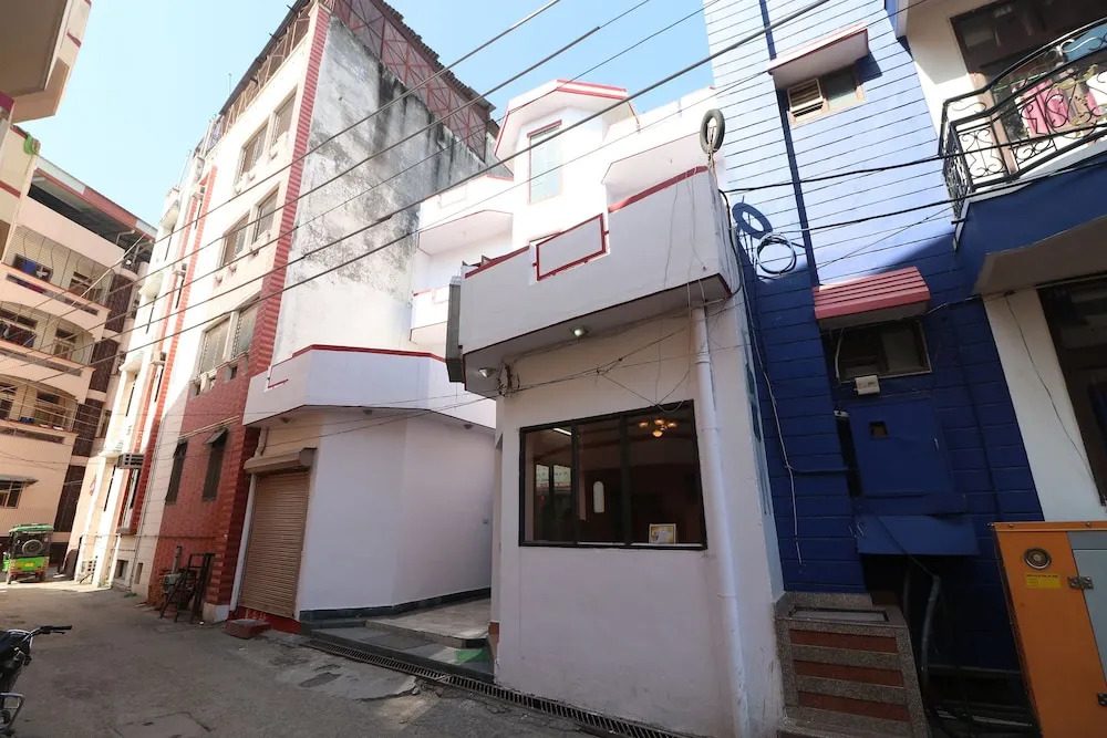 Oyo 24020 Megha Yatri Niwas