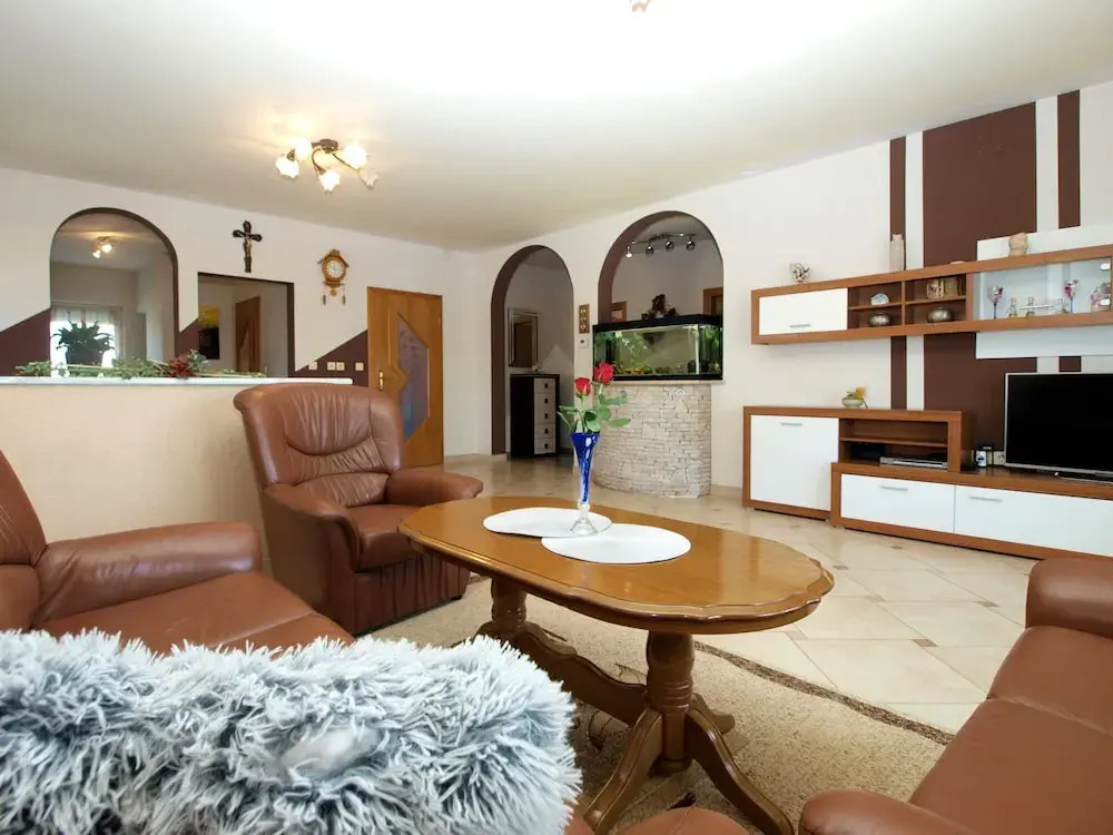Apartment 1800