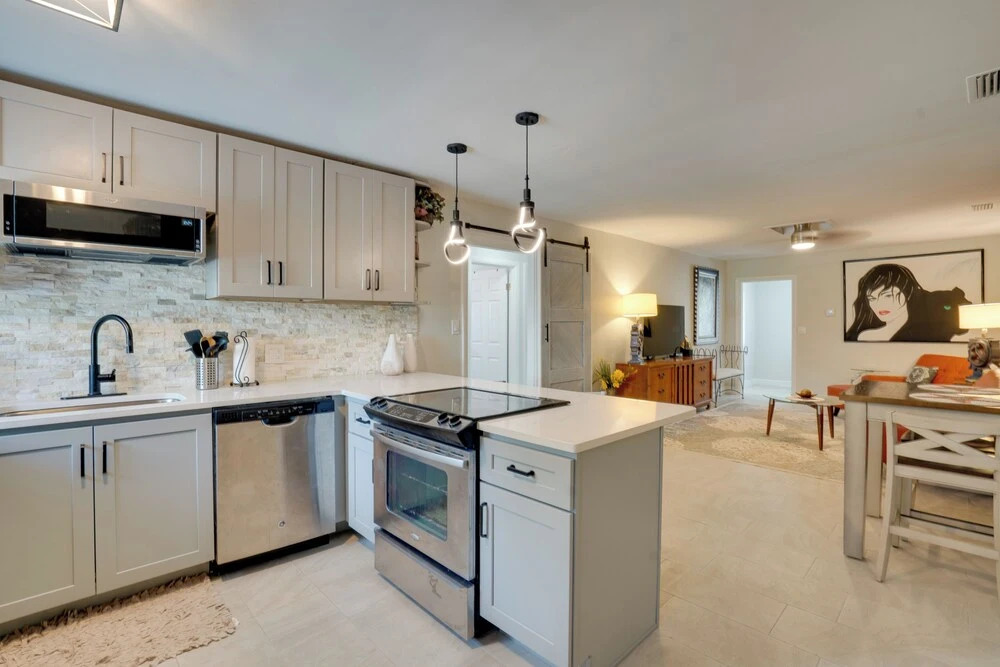 2 Bungalows in Redington Shores! Steps to Beach