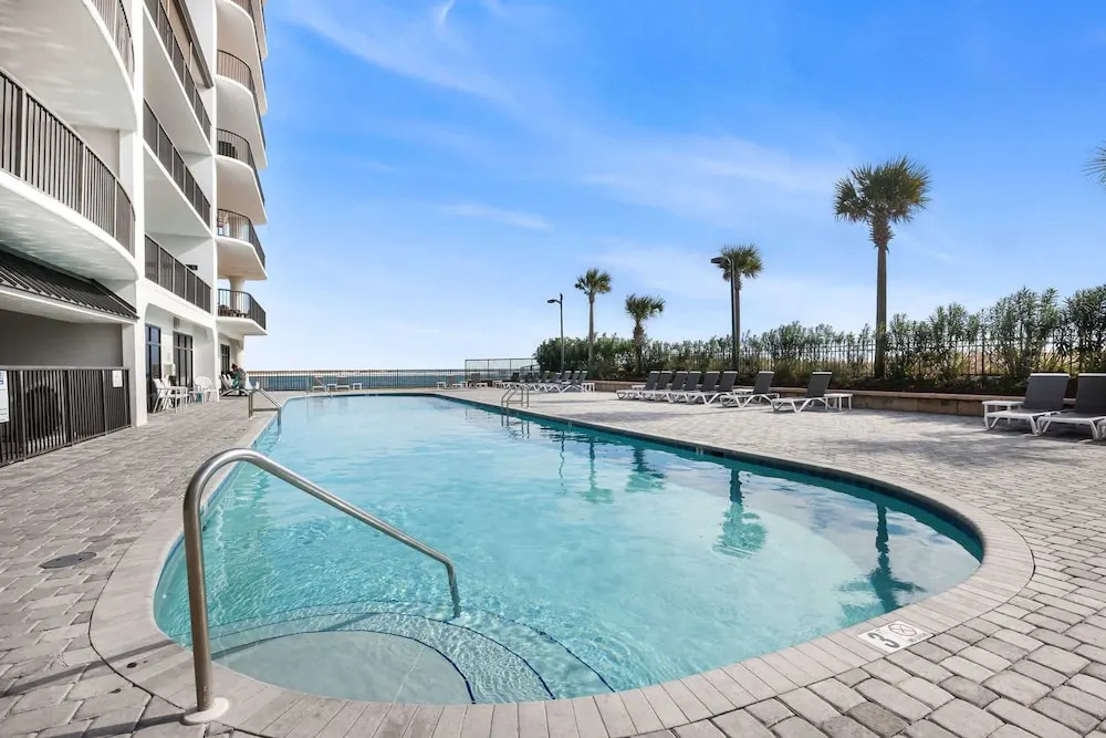 Grand Pointe 313 3 Bedrooms Gulf-front Stunning Views