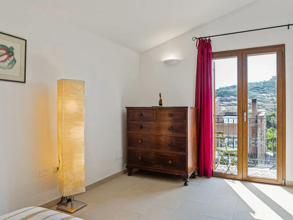 Relaxing Bosa Stay with Veranda