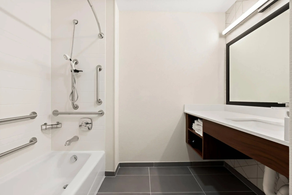 Everhome Suites Huntsville - Research Park