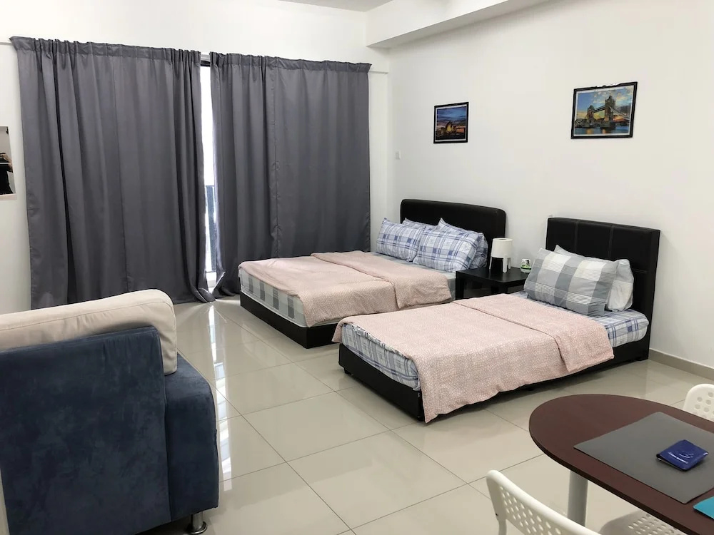 Roomy 28 homestay@I Soho