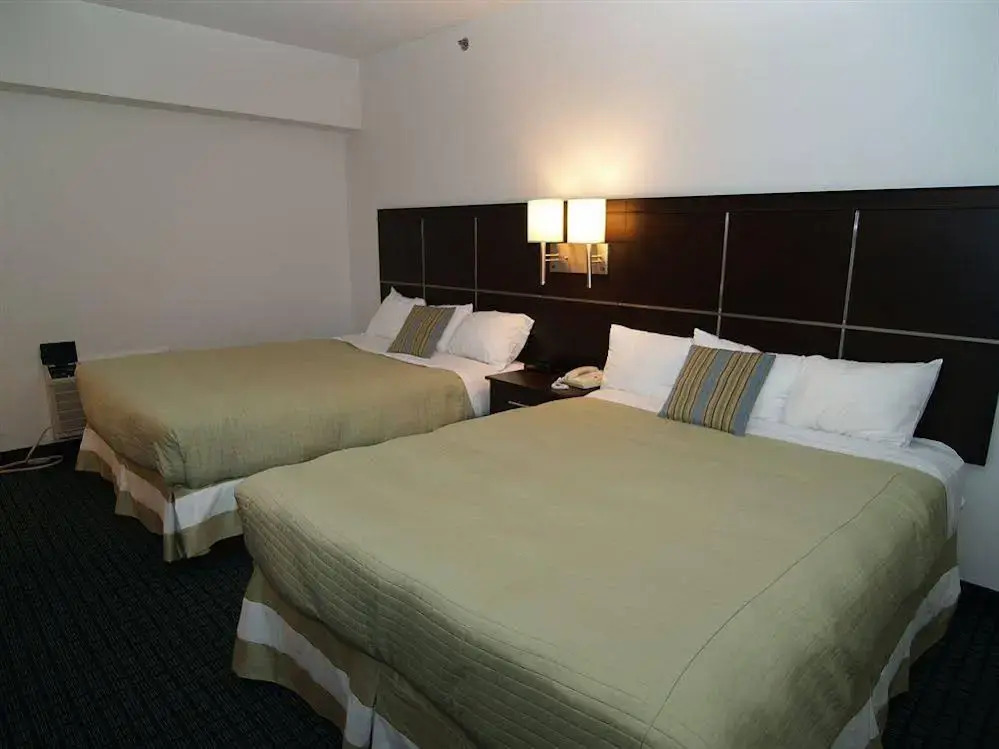 Emerald Crown Hotel
