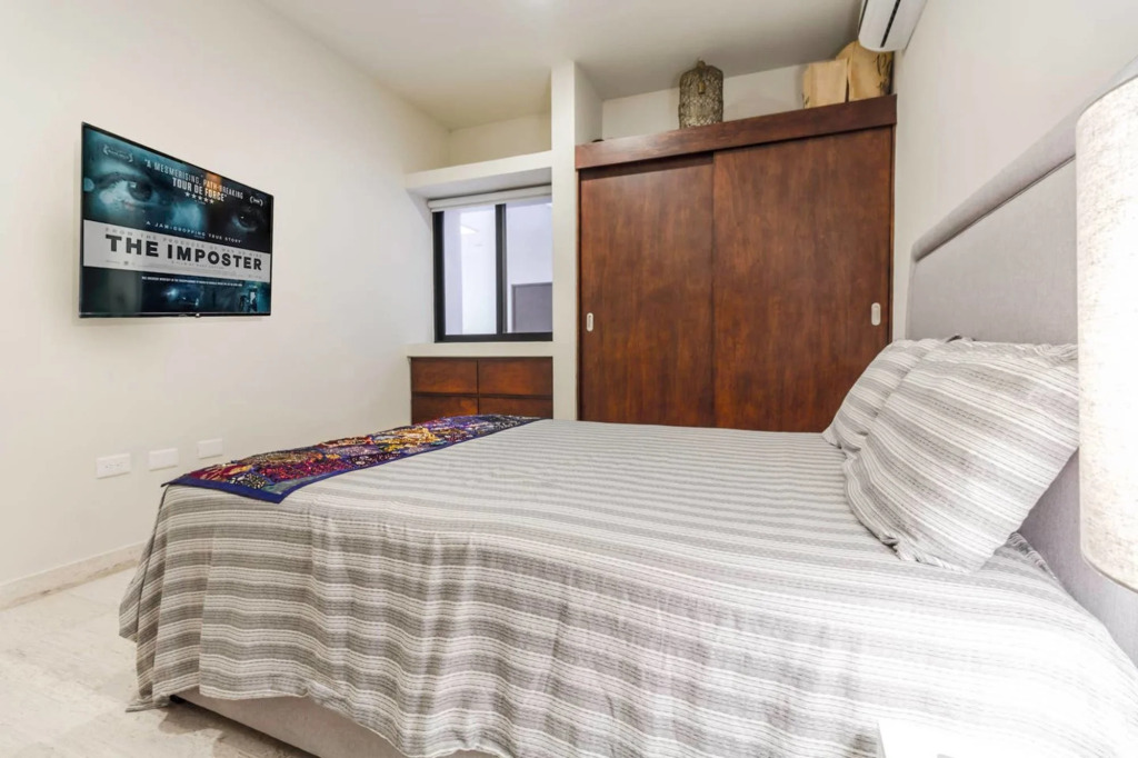 NEW 1 BR, gym, pool in fantastic location in Playa