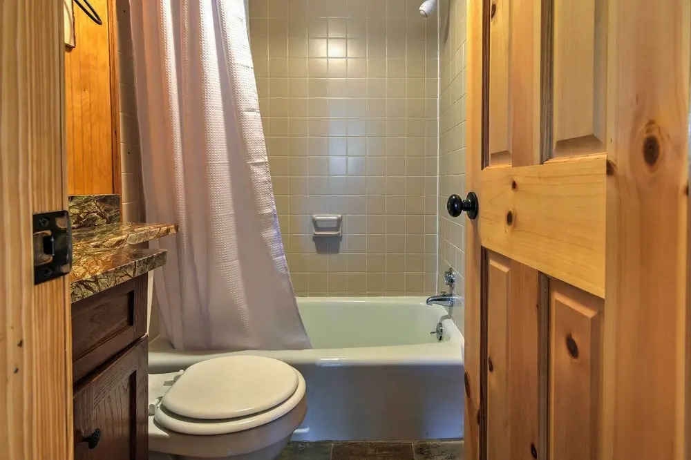 Family Retreat w/ Trail Access in Beech Mountain!