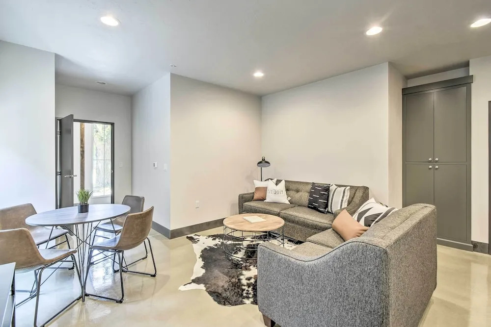 Elkhart Lake Townhome - 20 Mi to Sheboygan!