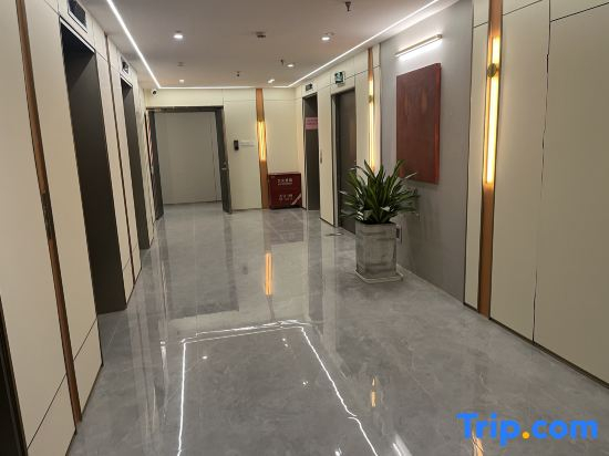 Qitan Diary Hotel