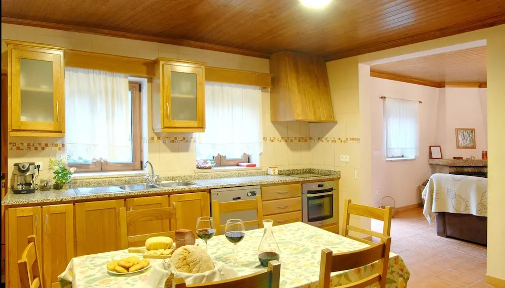 House With 3 Bedrooms in Povoa Velha, With Wonderful Mountain View, Fu