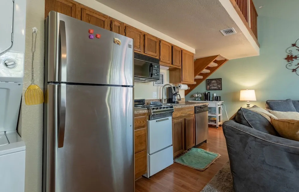 Happy Trails 2 Bedroom Condo by Redawning
