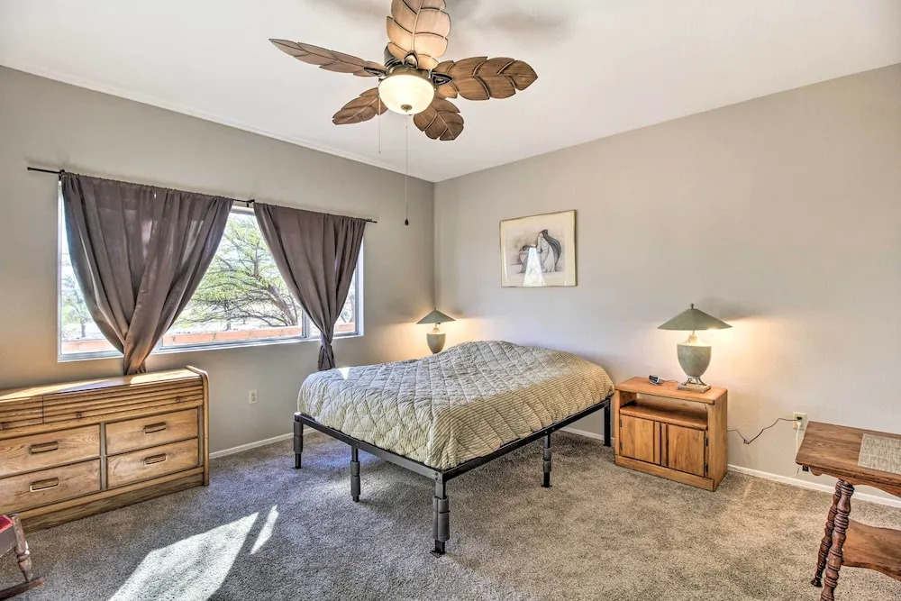 Tranquil Green Valley Townhome w/ Mtn Views!