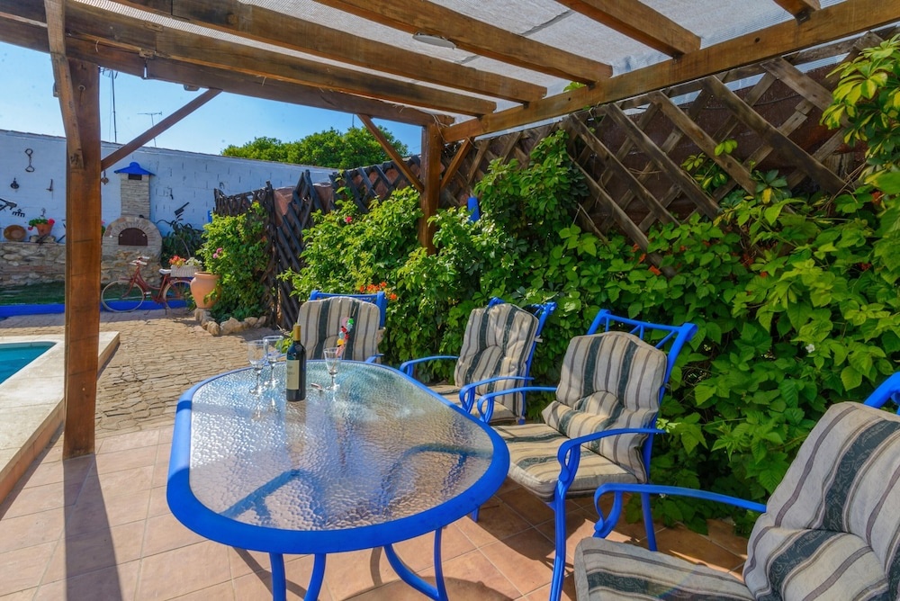 House With 3 Bedrooms in Peñaflor, With Private Pool, Enclosed Garden