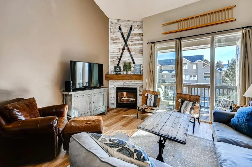 Two-Bedroom Townhome 103F at The Pointe
