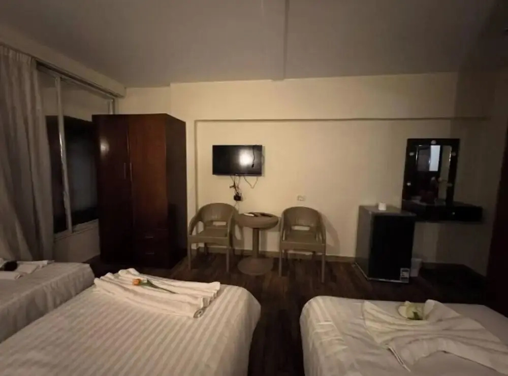 lora Altahrir hotel