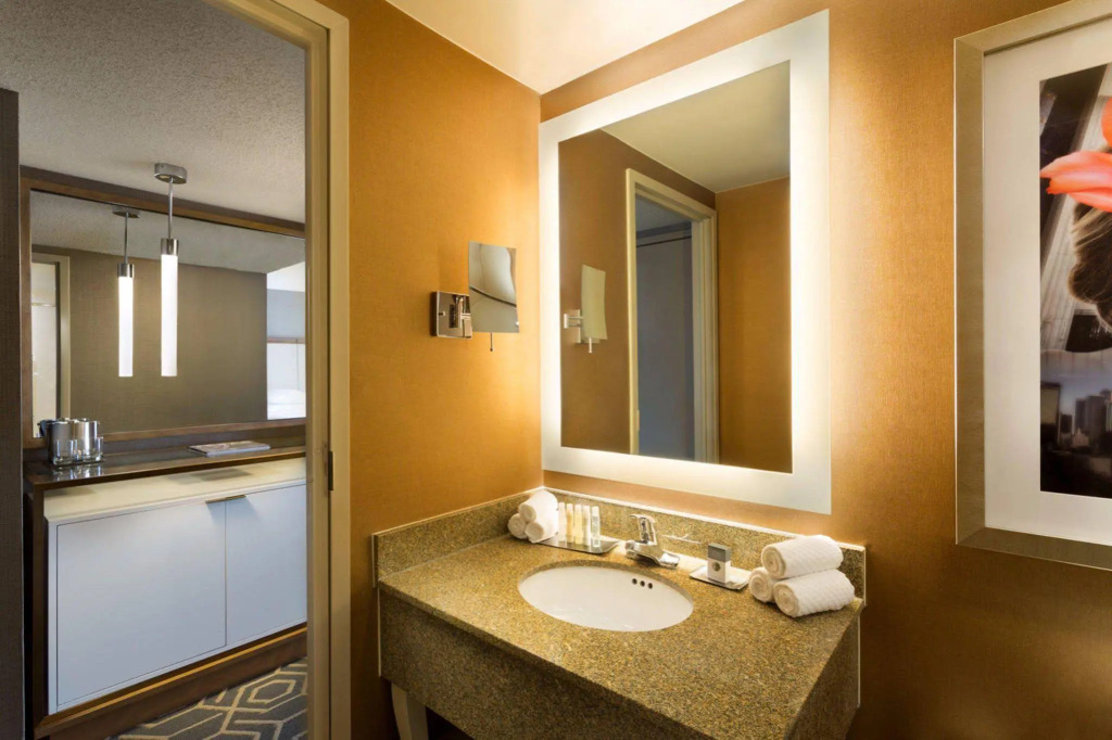 DoubleTree by Hilton Hotel Dallas Campbell Centre