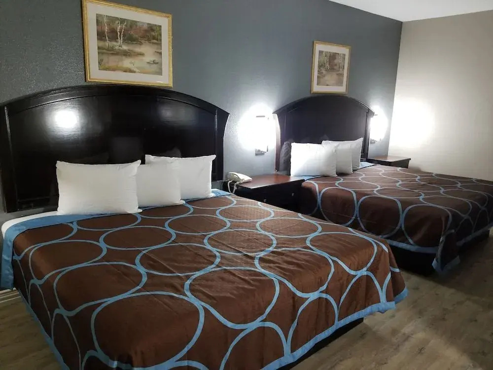 Executive Inn & Suites